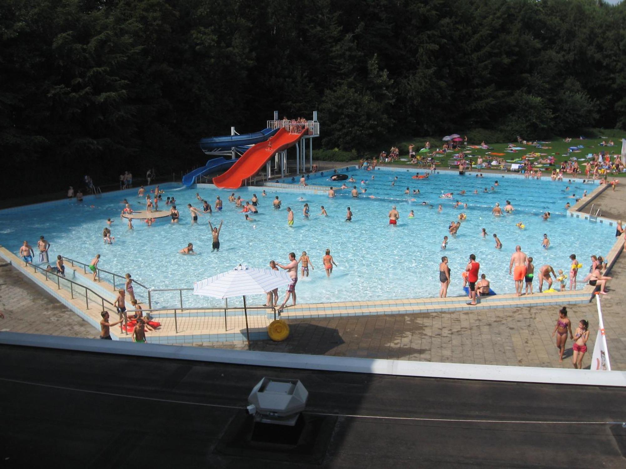 Camping Het Bosbad Emmeloord Bagian luar foto